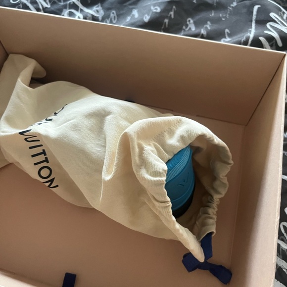 Authentic Louis Vuitton Sneakers - Picture 4 of 7